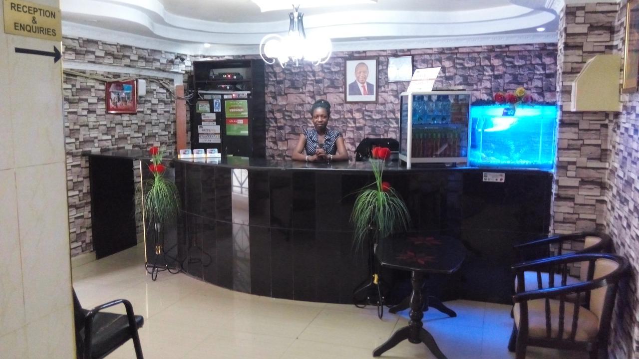 Royal Palm Hotel And Suites Nakuru Ngoại thất bức ảnh