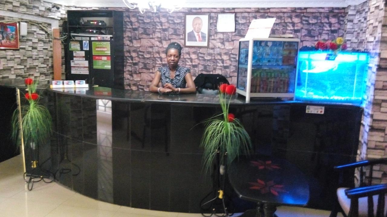 Royal Palm Hotel And Suites Nakuru Ngoại thất bức ảnh
